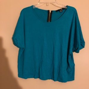 Loose boxy blue tee